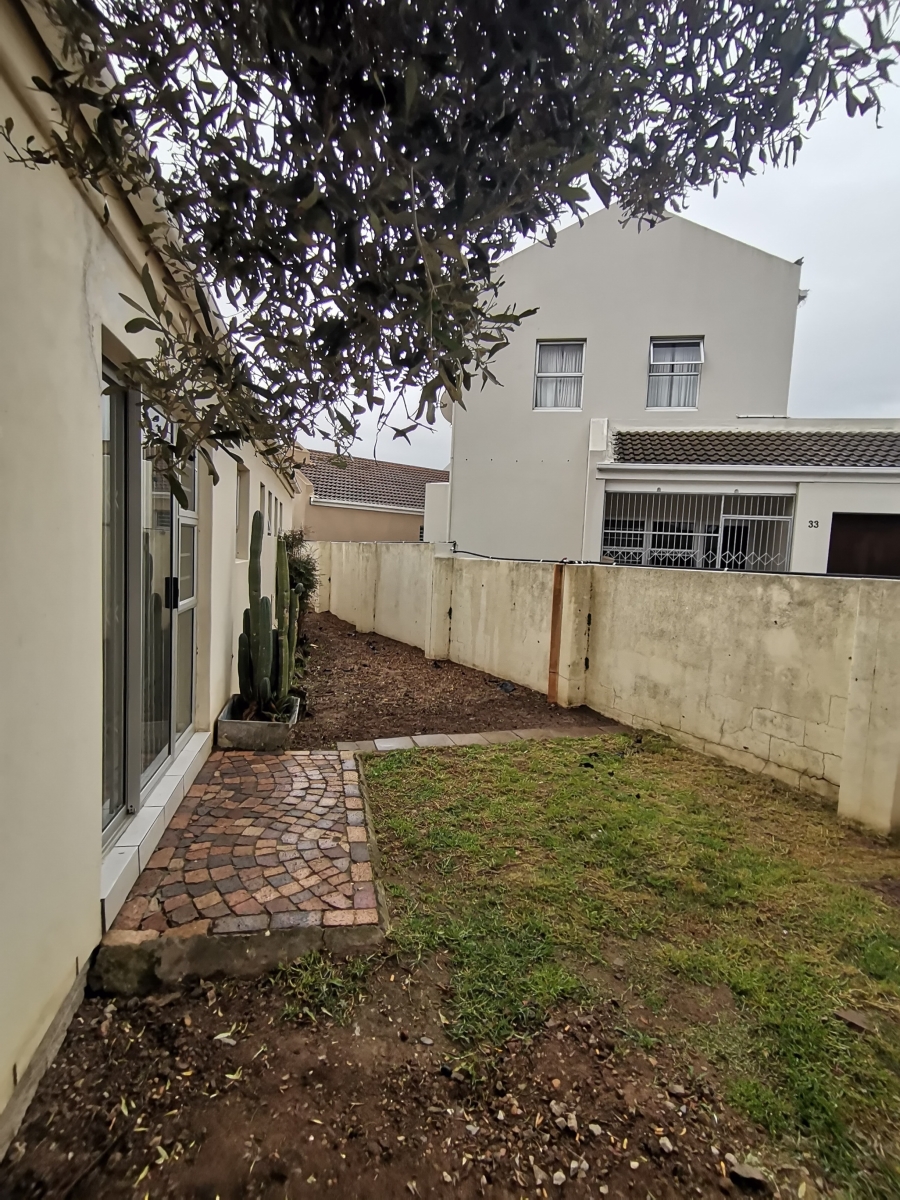 To Let 3 Bedroom Property for Rent in Fairview Golf Estate Western Cape